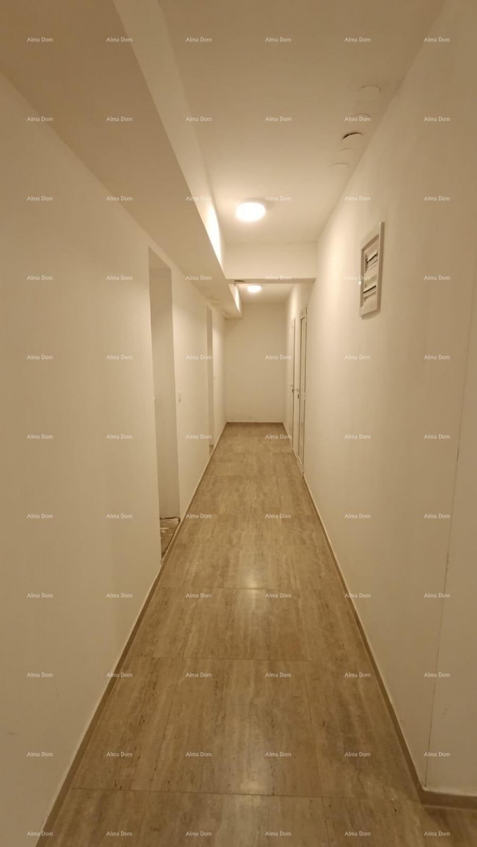 Apartma s teraso, parkirnim mestom in skupnim bazenom – Premantura 11