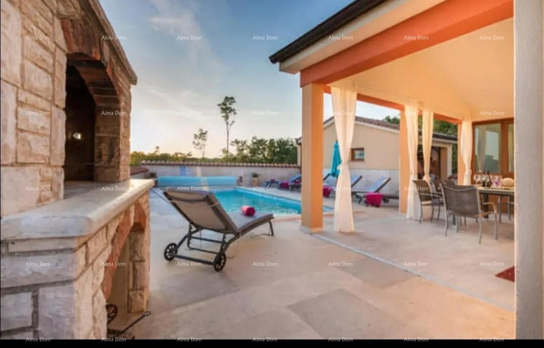 Красивый дом с бассейном, утопающий в зелени! 7