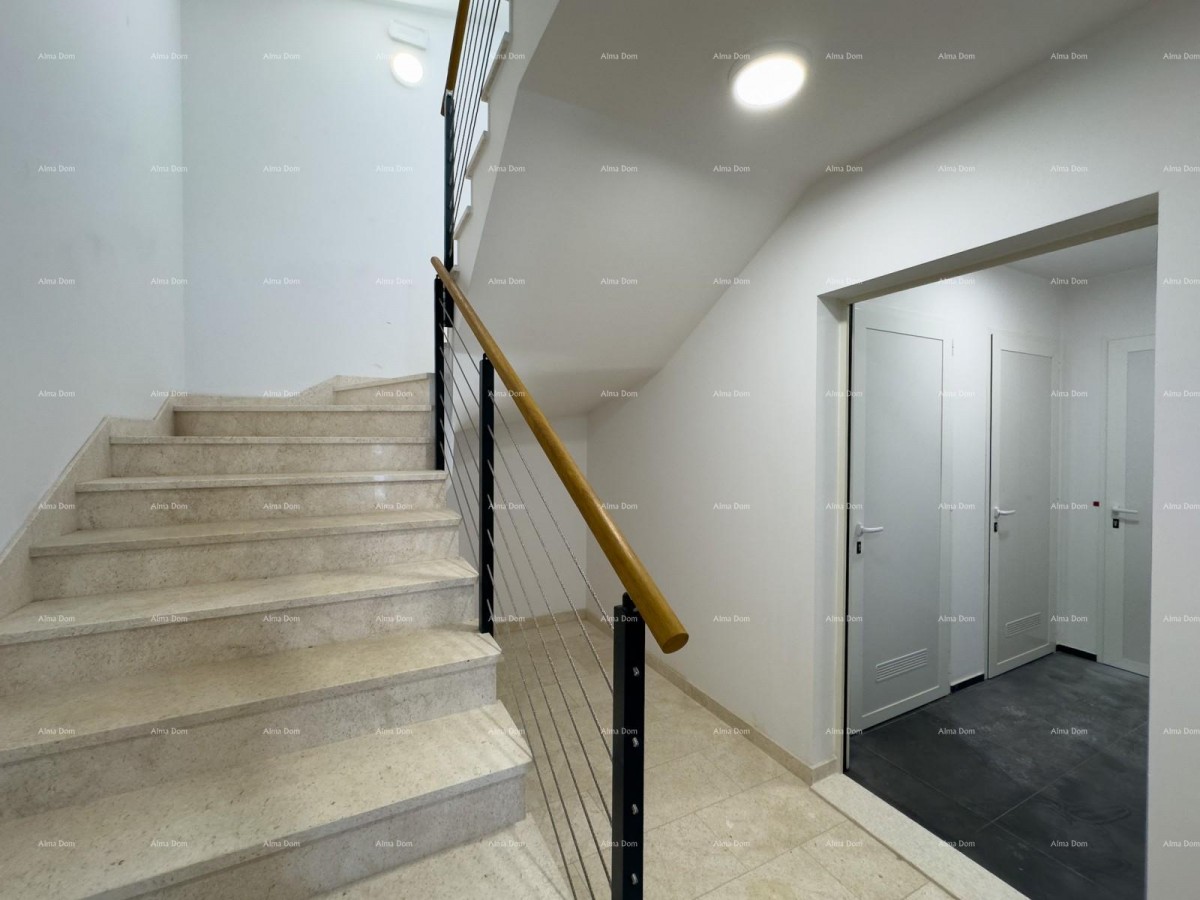 Просторная квартира в Пуле с тремя спальнями и современными удобствами рядом с центром города 31