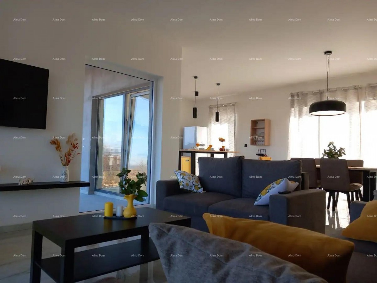 V okolici Marčane je naprodaj enonadstropna hiša z bazenom 9