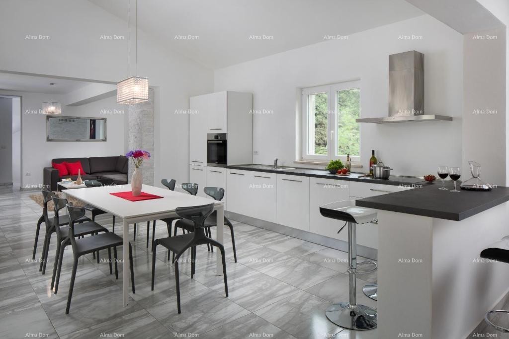 A villa with a swimming pool for sale, near Labin 14