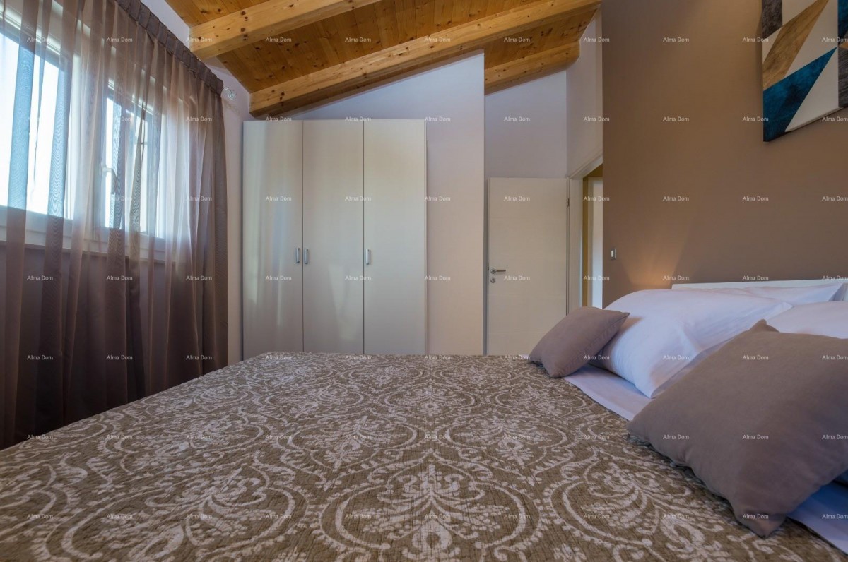 Fažana, detached house on a large plot of 1844 m2. View of the entire Fažana. 24