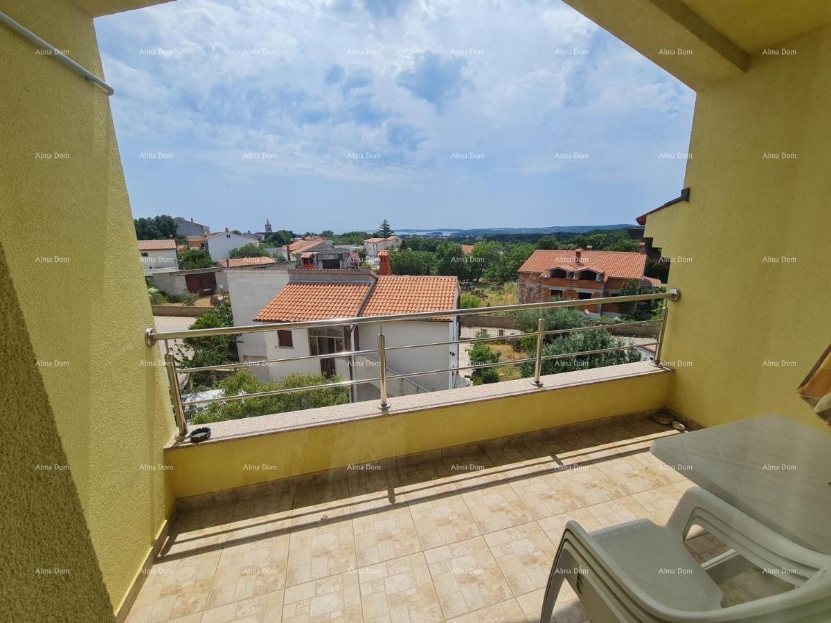 Prodaja velikega, lepo urejenega in popolnoma opremljenega apartmaja, s pogledom na morje, Ližnjan! 1