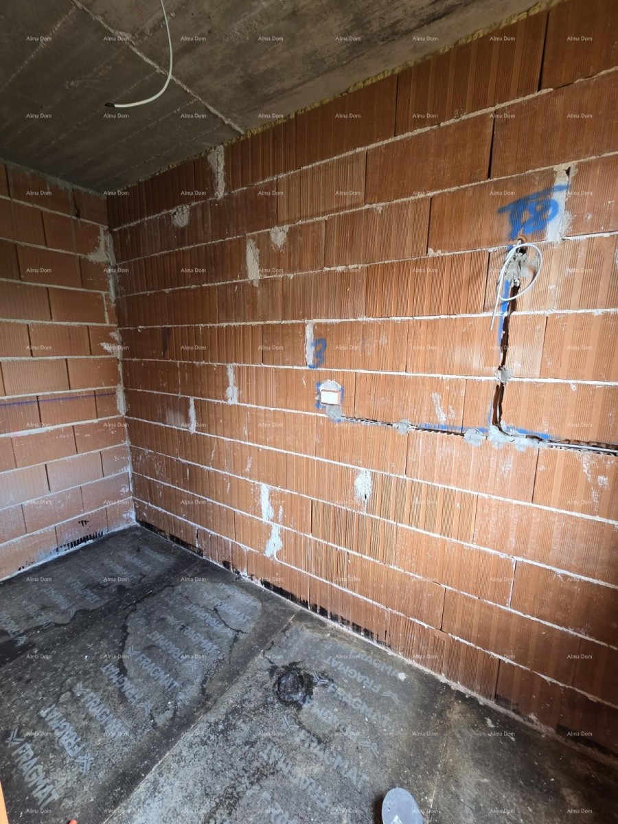 Na prodaju hiša v gradnji – Muntić. 17