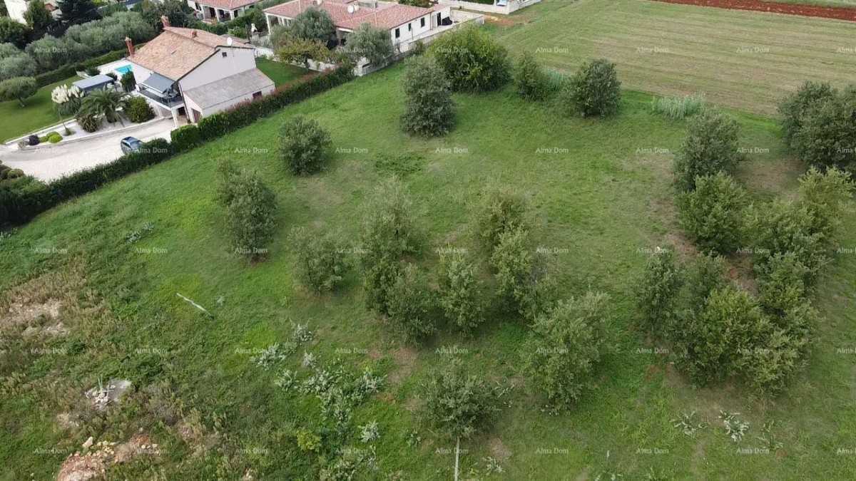 Prodaja- građevinsko zemljište, površine od 1276 m² s pogledom na more, Kaštelir! 2