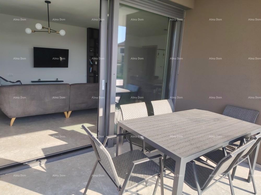 Eccellente appartamento trilocale con giardino e piscina, arredato 1