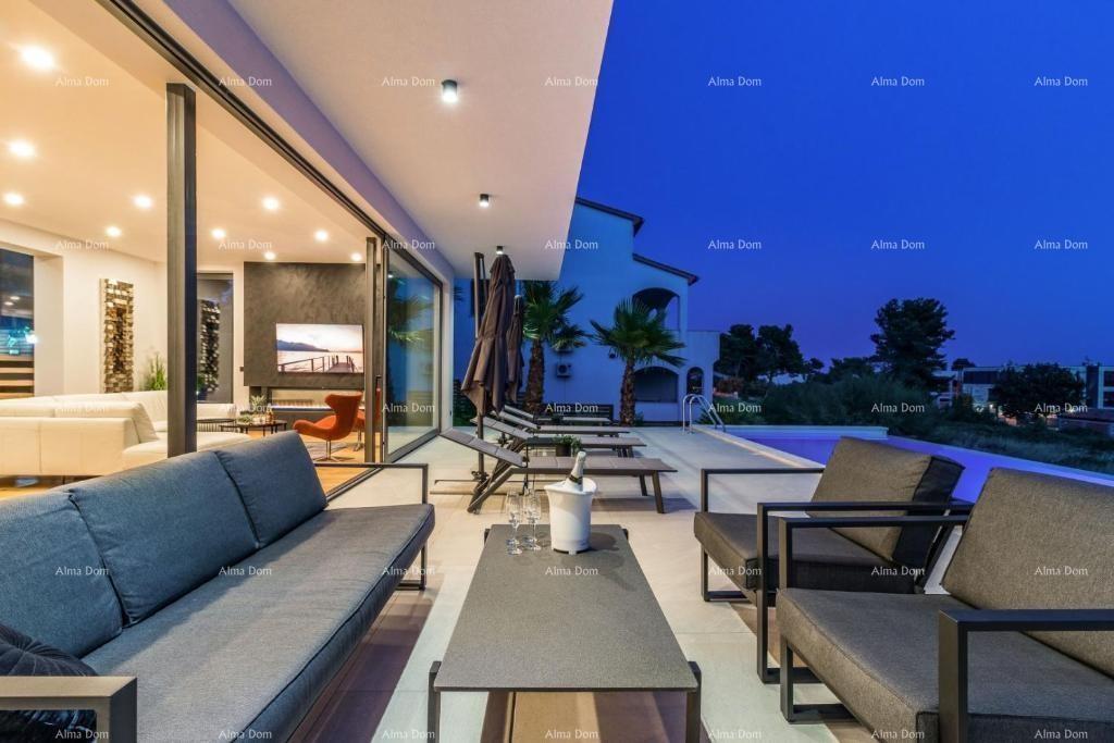 Moderna vila s panoramskim pogledom na morje v Medulinu! 4