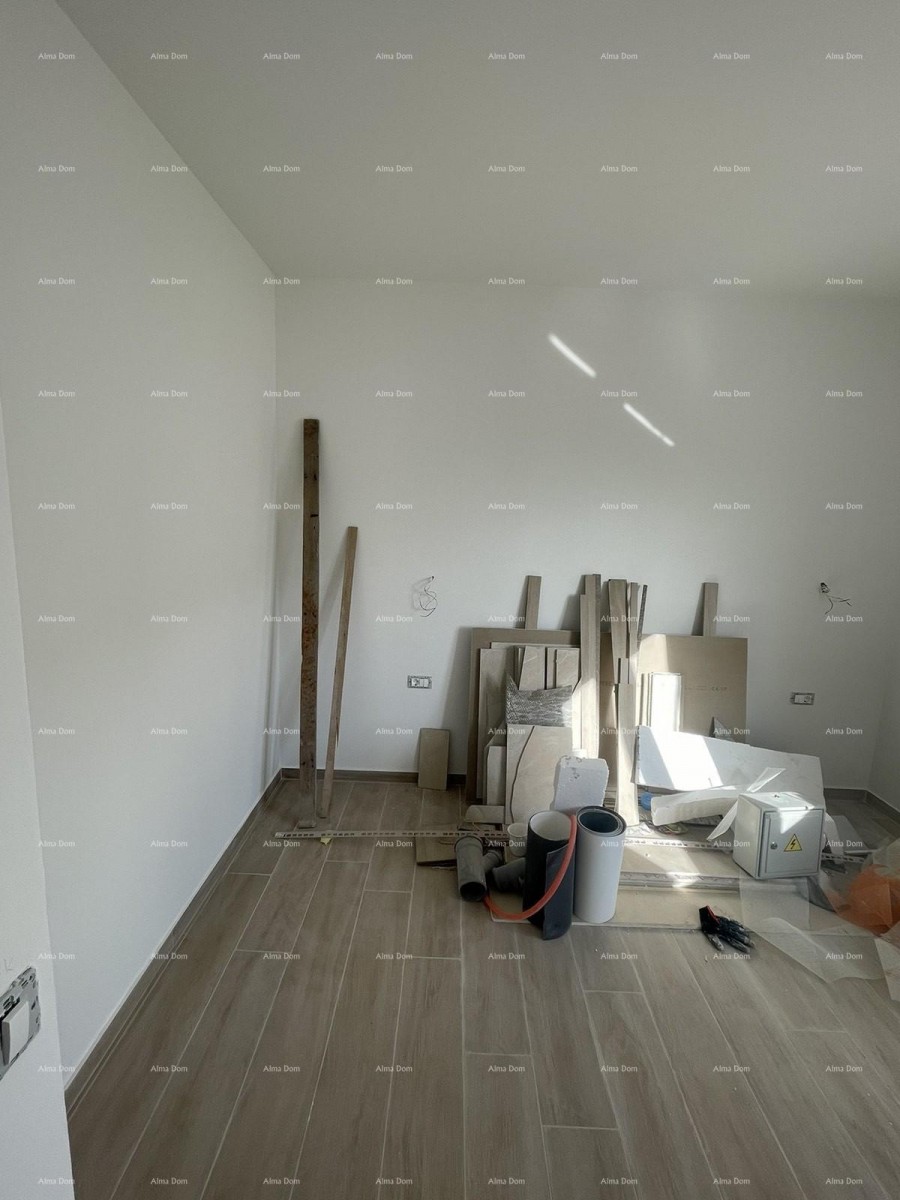 Prodaja hiše s tremi stanovi v Medulinu 14