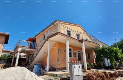Prodamo hišo, zgrajeno na oddaljenosti cca 3 km od starega mestnega jedra Fažane.