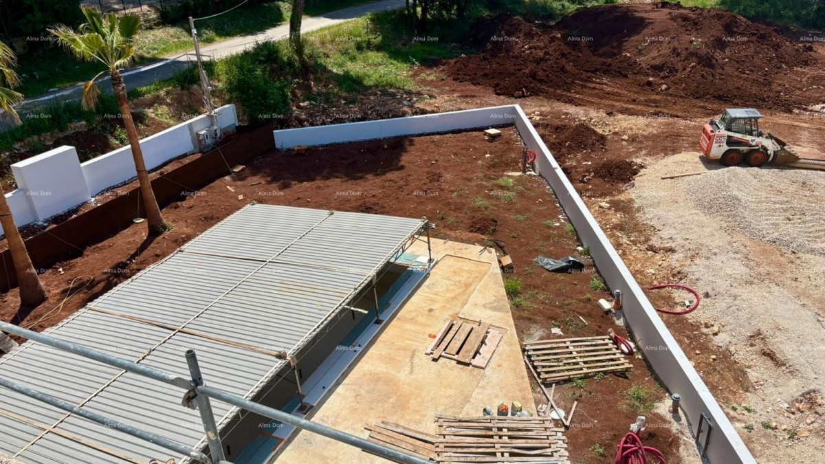 Продается современная вилла в Ровине 30