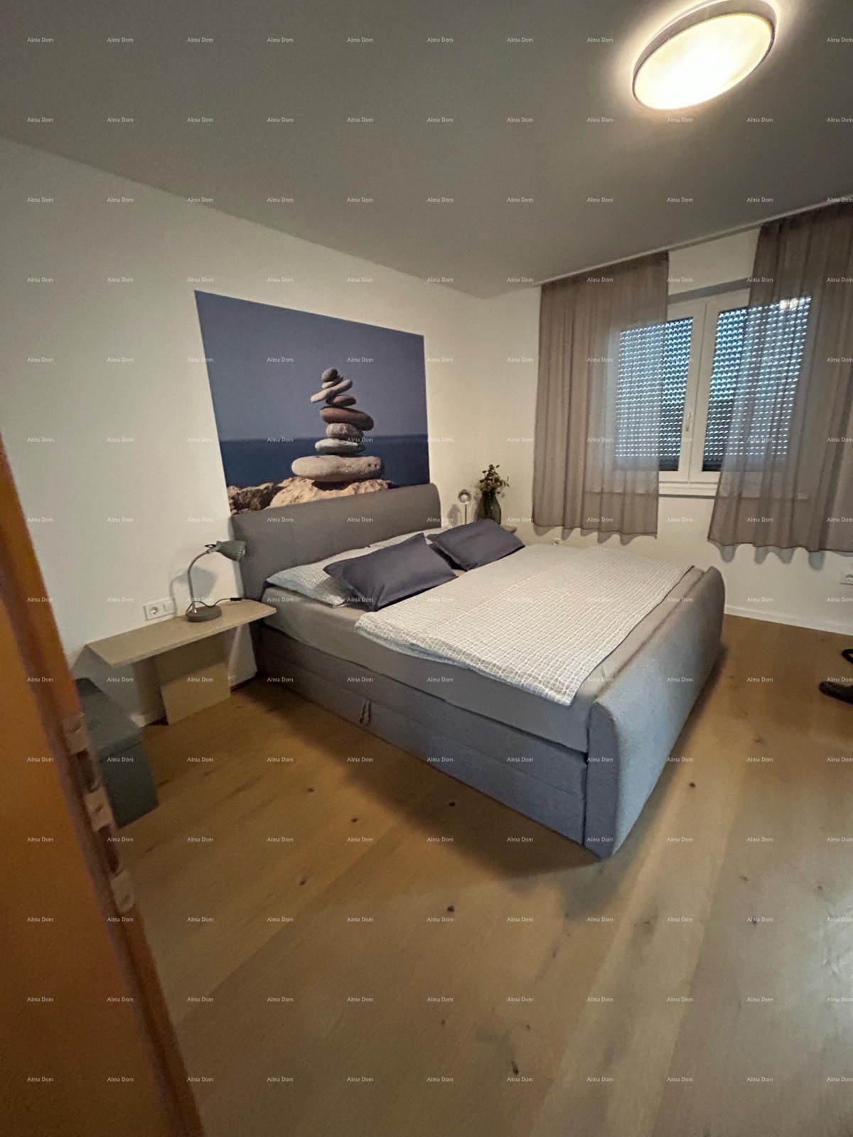 A beautiful villa with a sea view. POMER 18