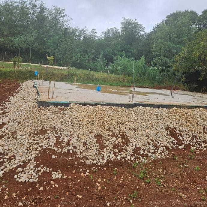 Продажа - строительный участок с разрешением и начатым строительством, вблизи Барбана! 2