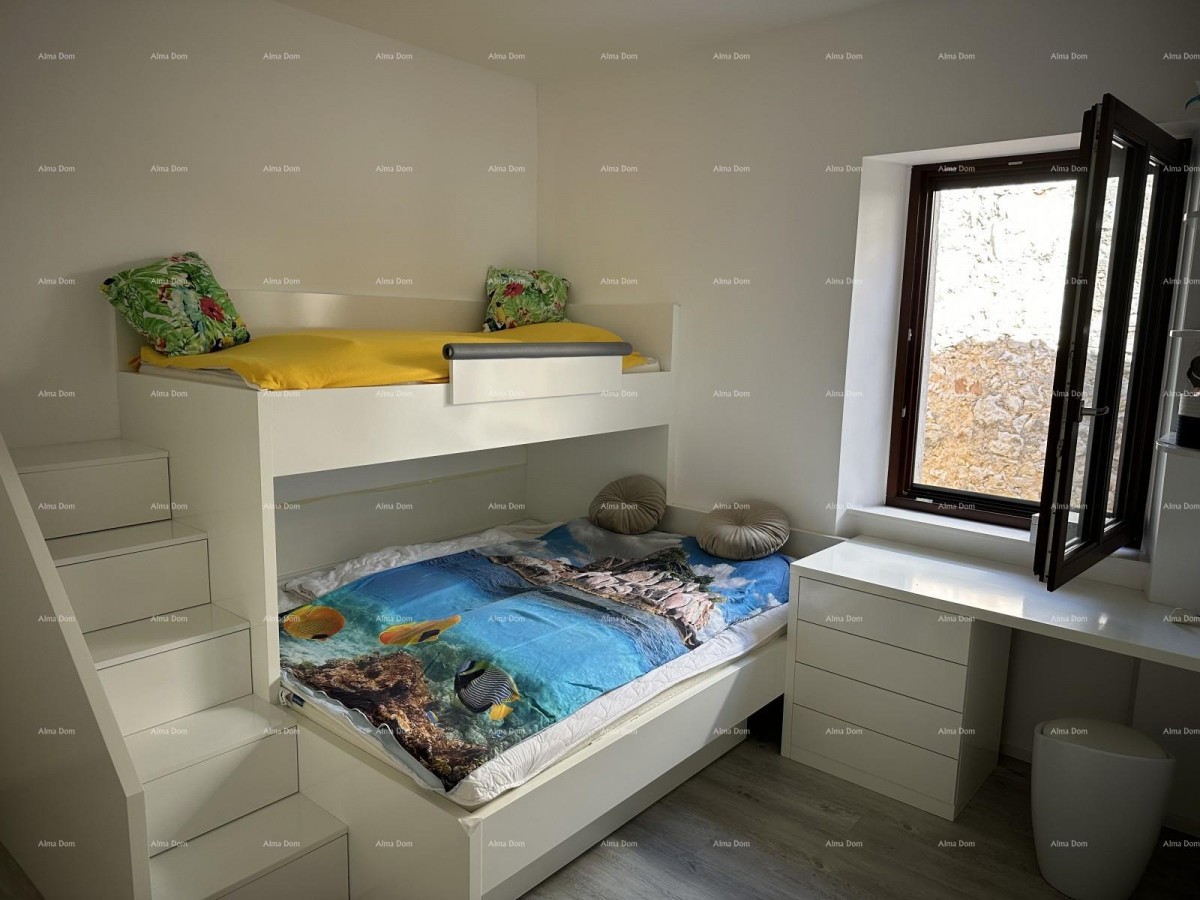 Čudovita hiša s tremi etažiranimi apartmaji v starem mestnem jedru Poreča! 35