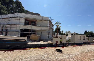 Prodamo moderno vilo v Rovinju