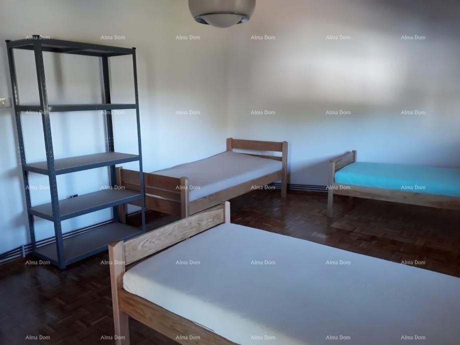 Prodaja- kamena kuća u nizu, u centru Brtonigle! 10