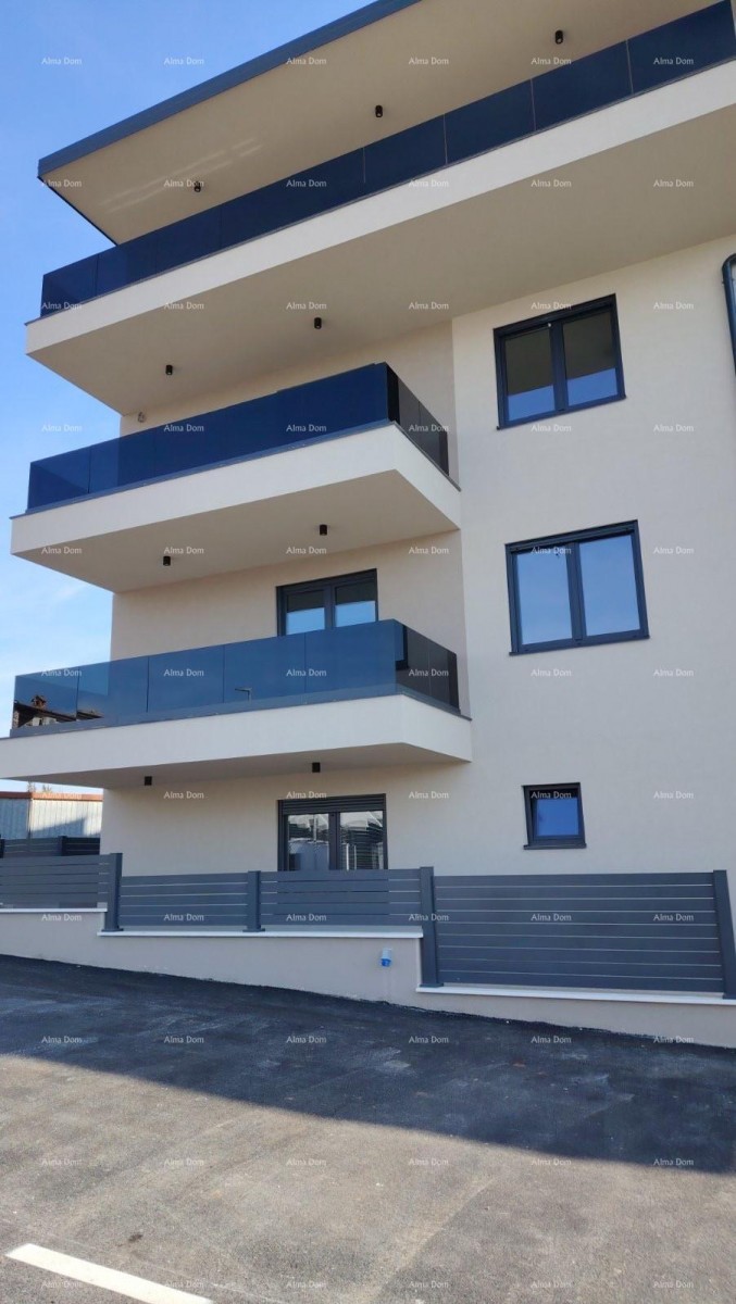 Jednosoban stan B3 na 3. katu s KROVNOM TERASOM, Vabriga! 5