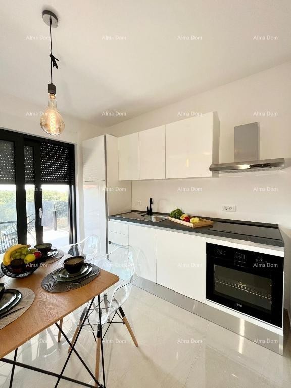 Современный дом с бассейном в Медулине 10