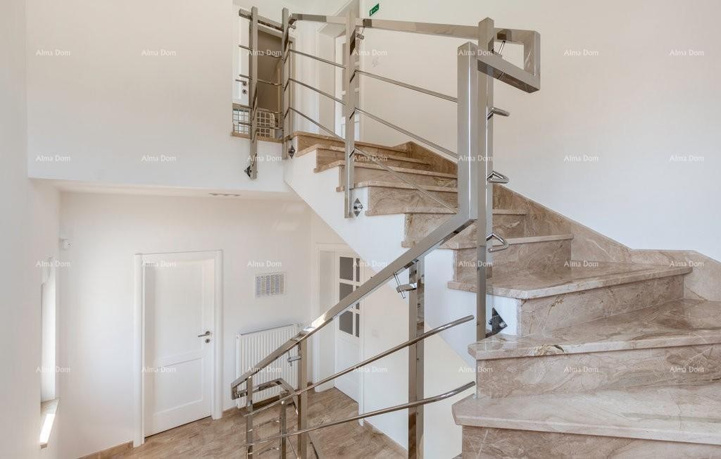 Премантура, отдельный дом с 5 спальнями. Близость к морю. 28