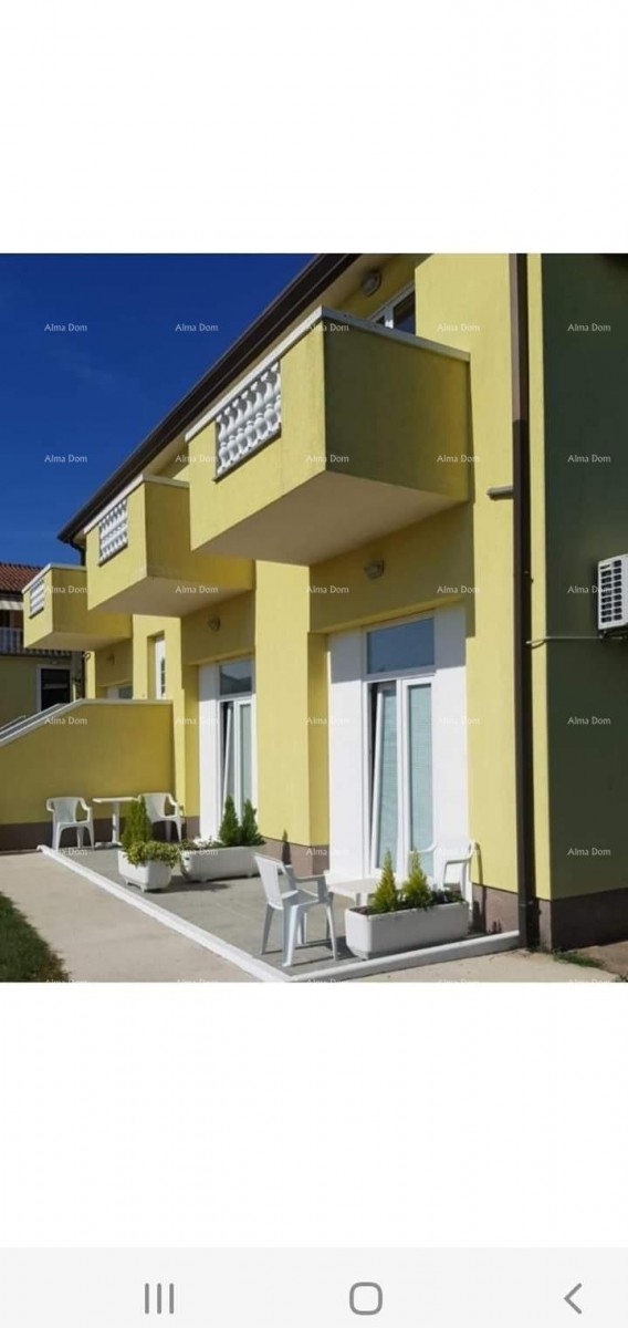 Umag. A beautiful house with six apartments. 4