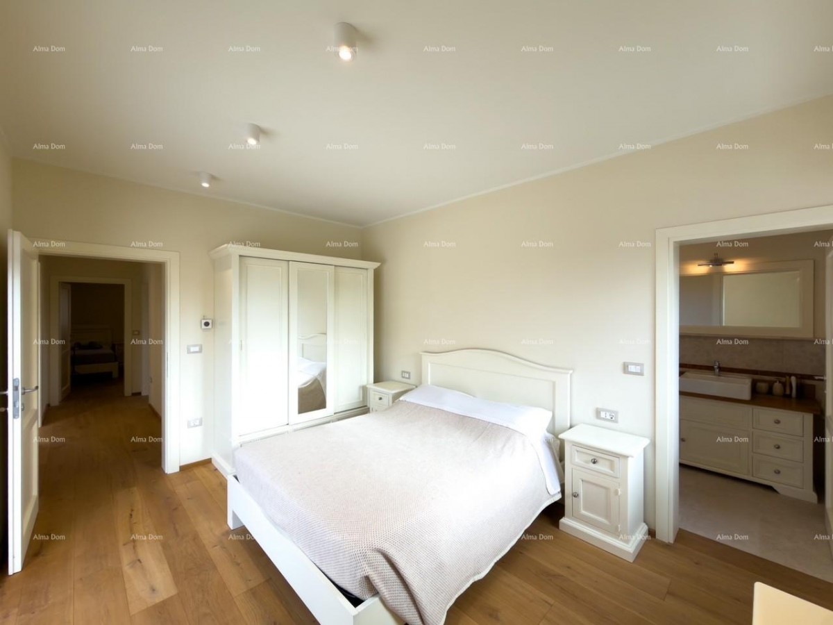 Vendiamo una villa con vista sui Brioni! 31