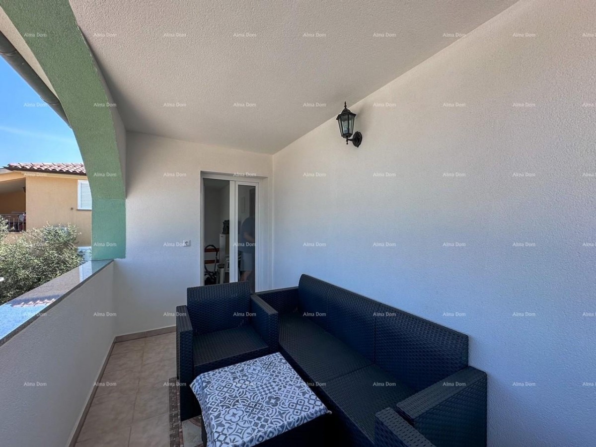 Vendiamo una casa con due appartamenti a Valbandon. 5