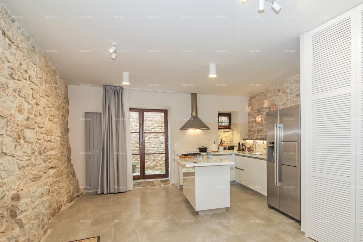 Beautiful, modernly furnished and renovated Istrian stone house for sale, Bale! 4