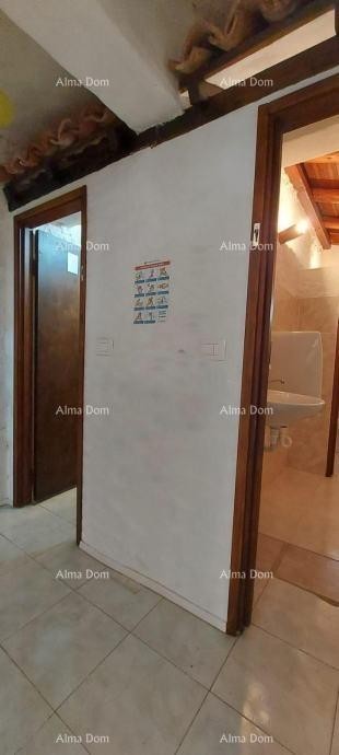 Rovinj – edificio residenziale e commerciale con attività consolidata 3