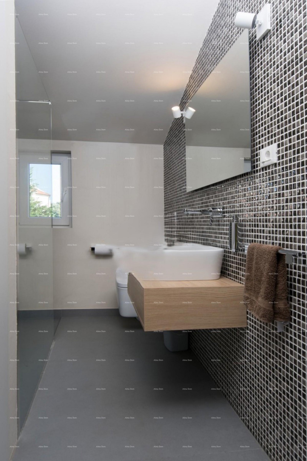 Prodaja - Prelepa kuća s apartmani i restoranom, Pula! Pogled na more! 10