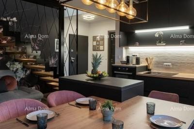 Selling a luxury apartment with two floors, first row to the sea, Pješčana uvala! 4