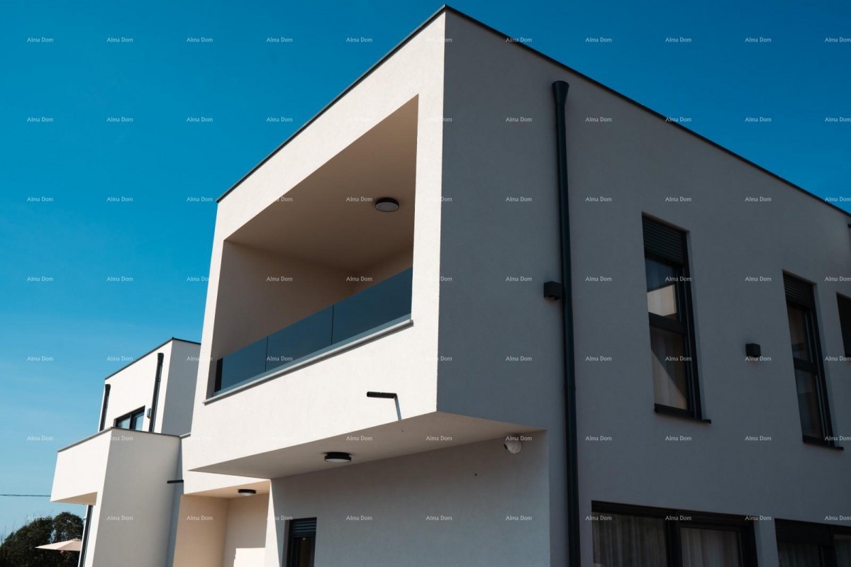 Top location, Pomer! Modern two-story house with pool and jacuzzi! 4
