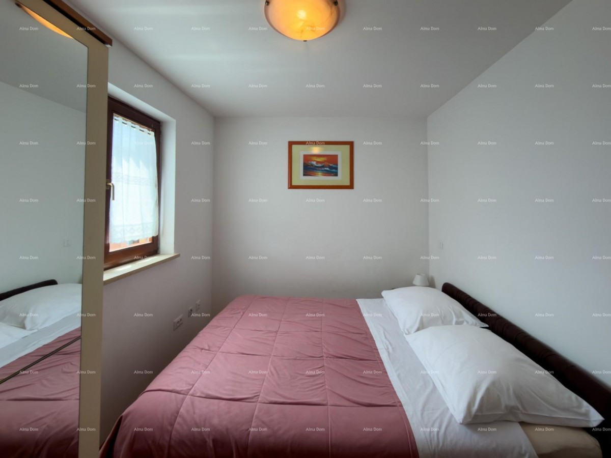 Novigrad, apartment in an attractive location with a pool. 11