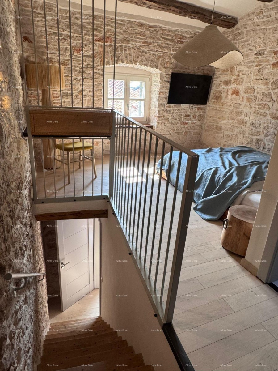 Bale – completely renovated stone house in the center, 116 m² 35