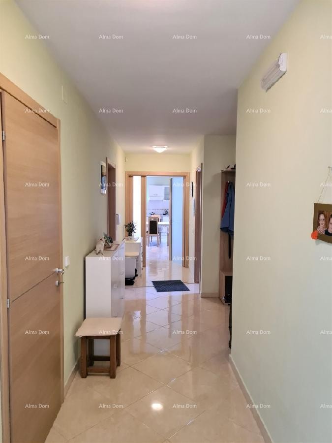 Ližnjan u prodaji  jedna velika i jedna mala kuća. 27