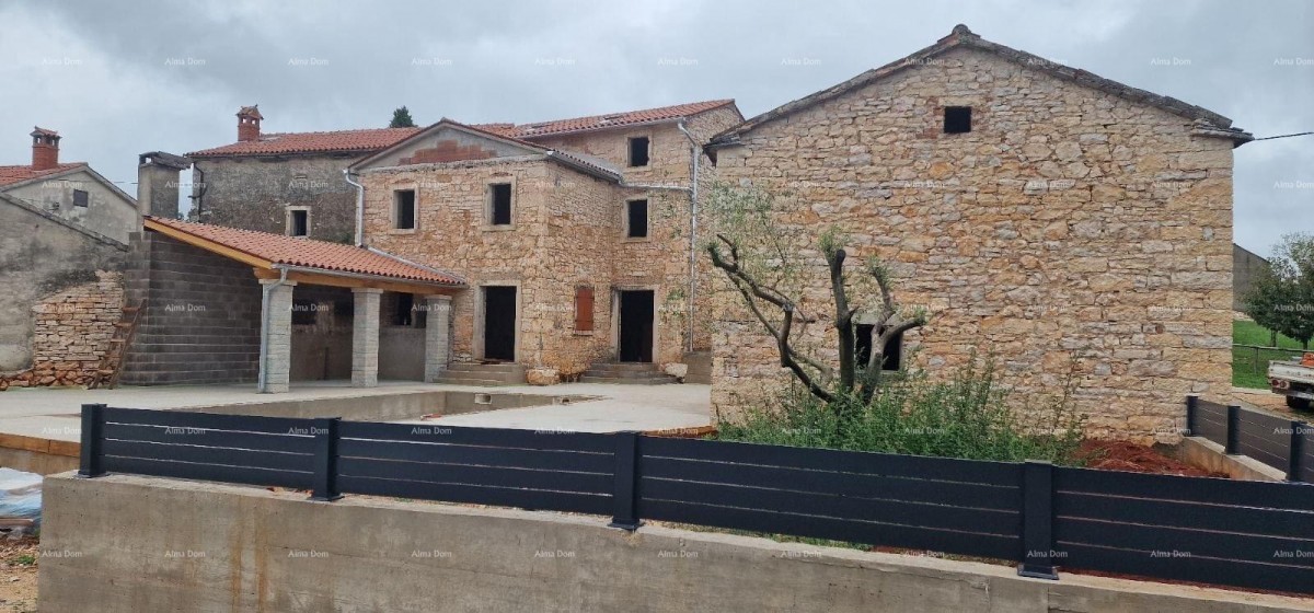 For sale: House under renovation – Žminj 4