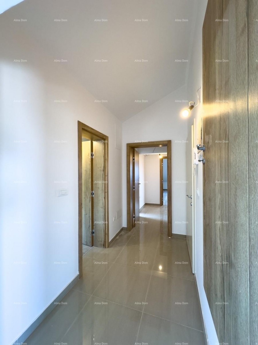 Vendiamo un appartamento con una bellissima vista sul mare! Premantura! 12