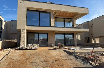 Prodaja moderne vile v lepem stanovanjskem naselju, Umag