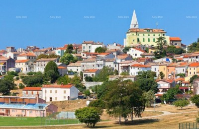 Vendiamo una casa in pietra nel centro di Brtonigle!