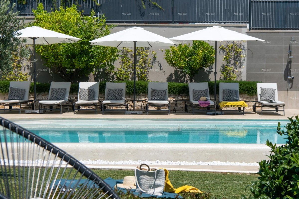 Sale - luxury villa with a pool and additional building, on a spacious property, Ližnjan! 10