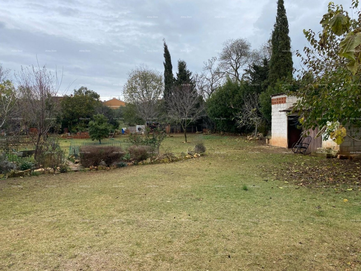 Prodaja dvojčka z gospodarskim poslopjem (manjša hiša) in zemljiščem, Pula! 8