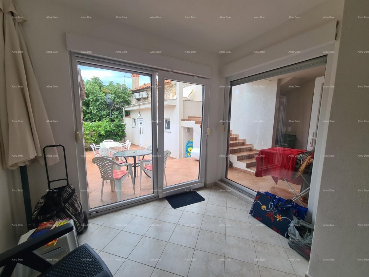 House with a small auxiliary detached room. Medulin. 25