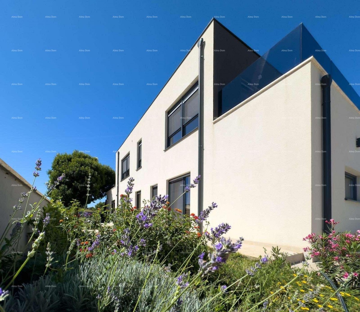 Istria, Ližnjan, 1 km to the center of Medulin, new modern house with pool for vacation. 36