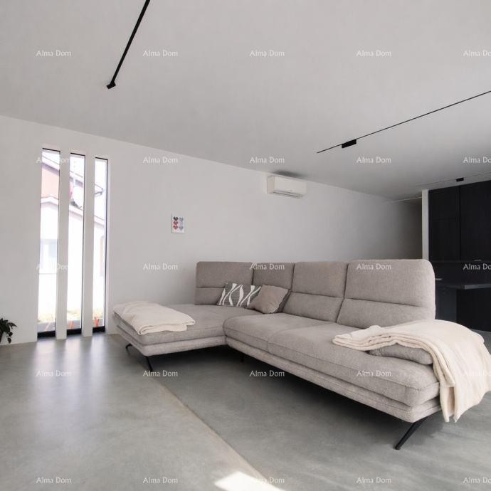 For sale: single-story house in a quiet part of Labin. 5