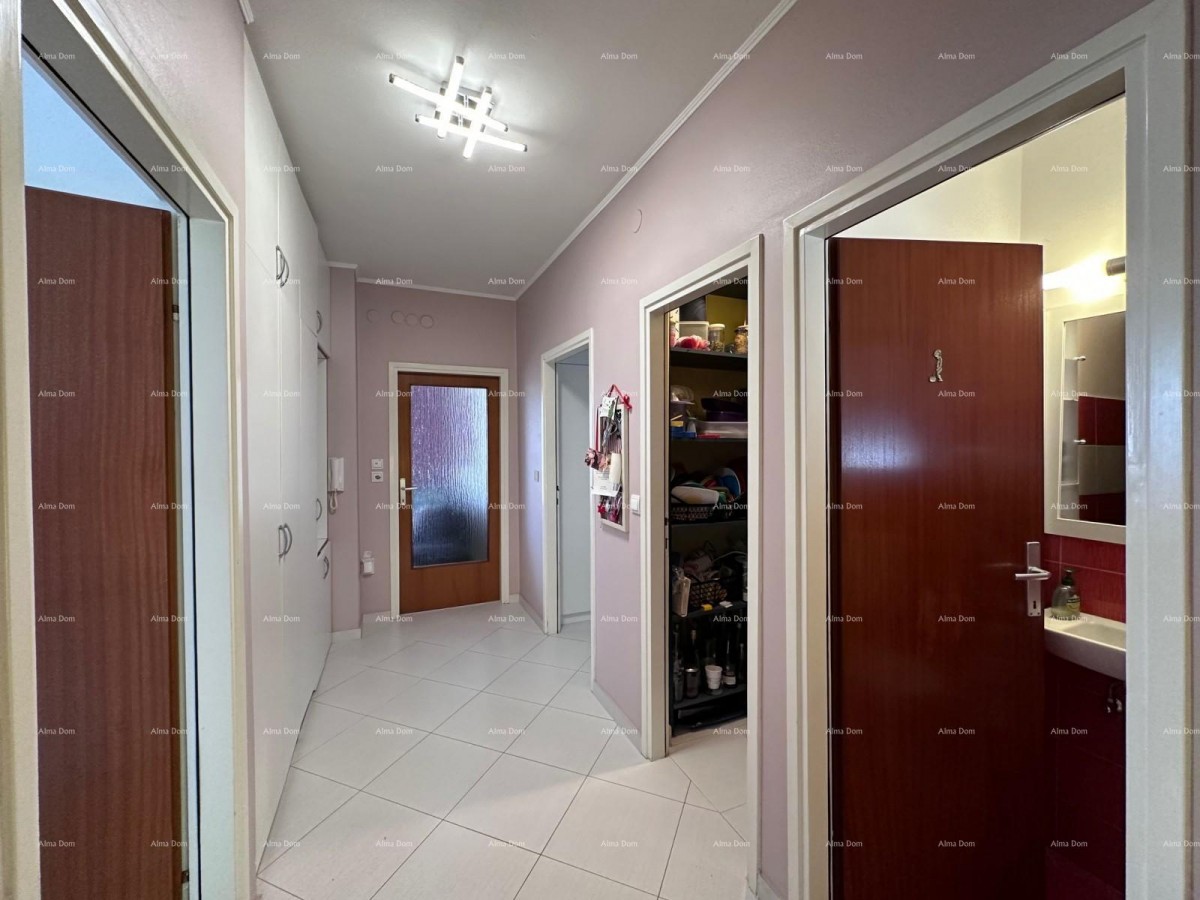 We are selling an apartment in a quiet location. Busoler. 5