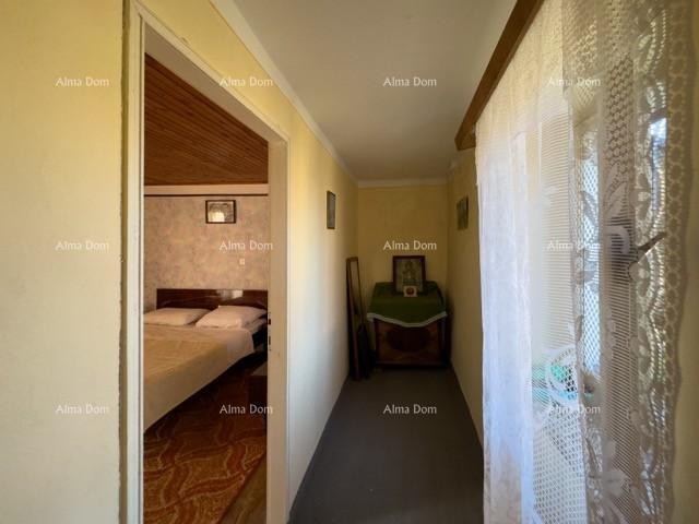 Мы продаем большой отдельно стоящий дом с просторным двором! 29