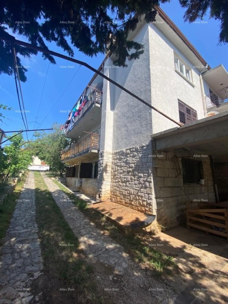 Velika samostojeća kuća. Pula. Veli vrh. 8
