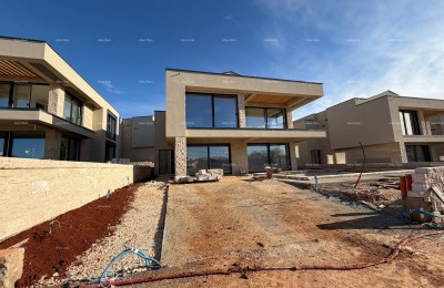 Vendita di ville moderne in una bellissima zona residenziale, Umago