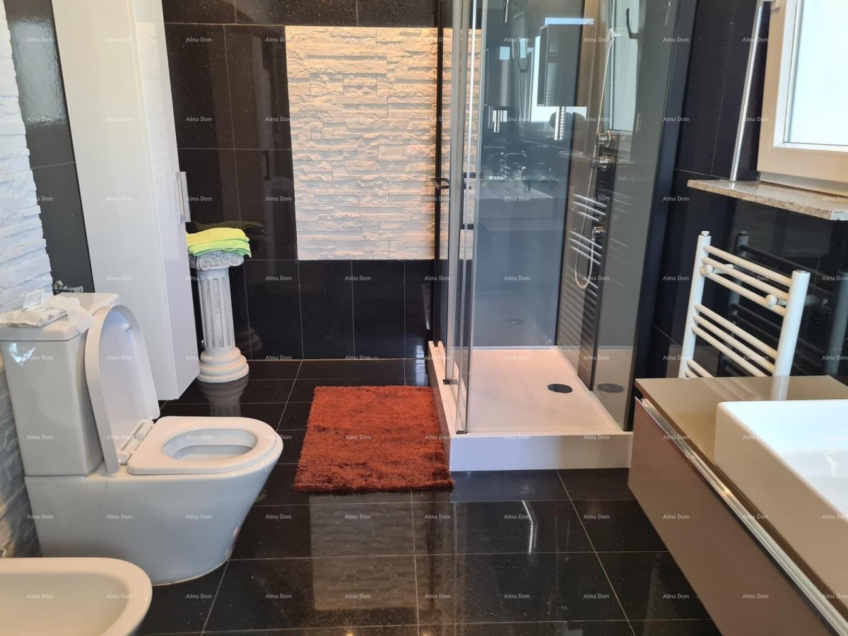 Na prodaju hiša s bazenom – Valtura 17