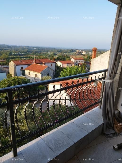 Prodaje se dvoetažni stan, 82 m2, u Brtonigli 8