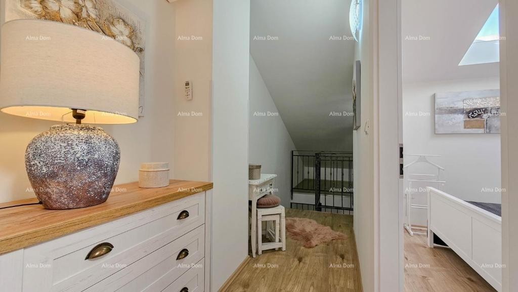 Novigrad – Dvoetažni stan 84 m² s terasom i parkingom 20