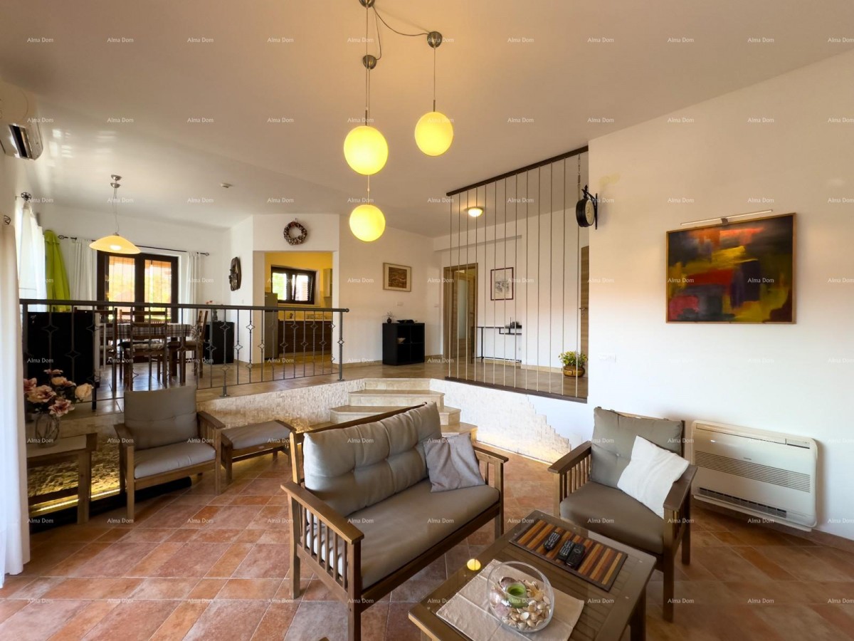 Beautiful house with a pool in Pula, ideal for a family or investment. 23